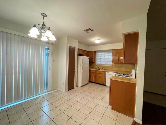 Building Photo - 4508 Dorsett Oaks Cir