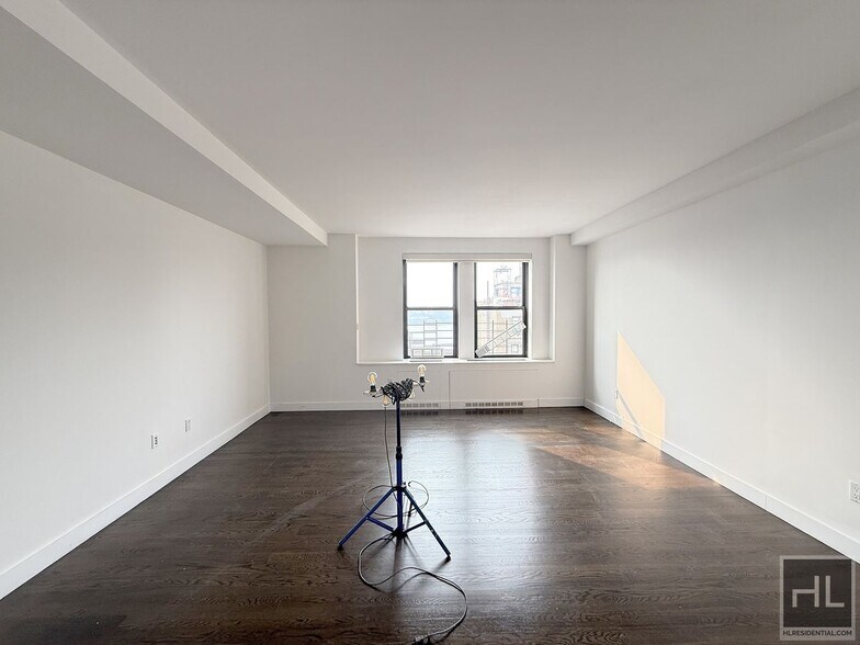 Building Photo - NO fee 4 bed 3.5 bath with Epic Views - WE...