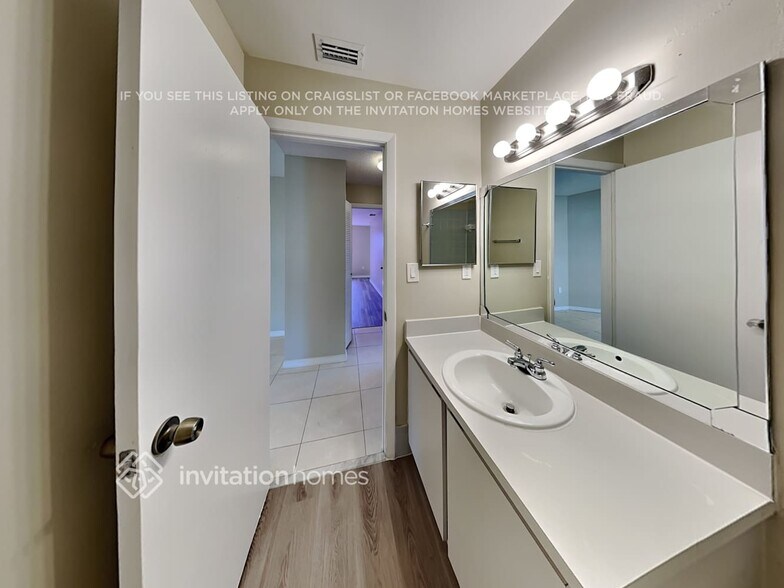 Building Photo - 1389 SW 151st Ave