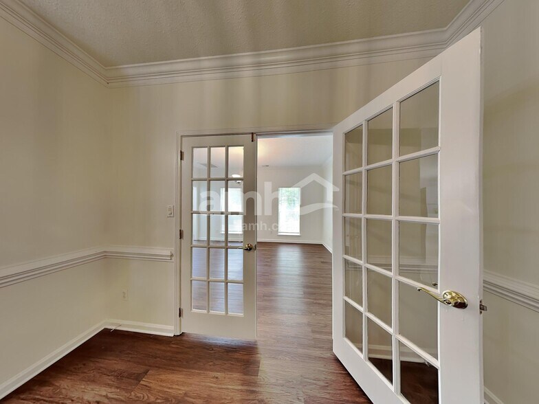 Building Photo - 14701 Pomerol Ln