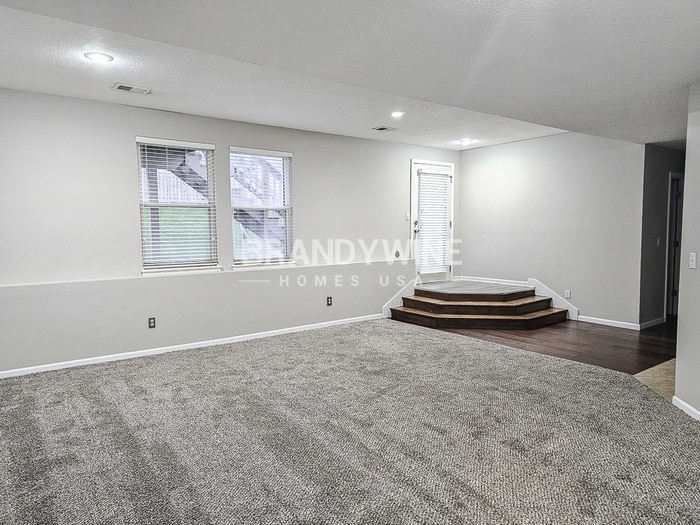 Building Photo - 13313 Redwood Ln