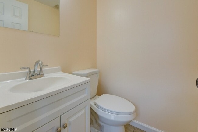 Building Photo - 145 S Arlington Ave