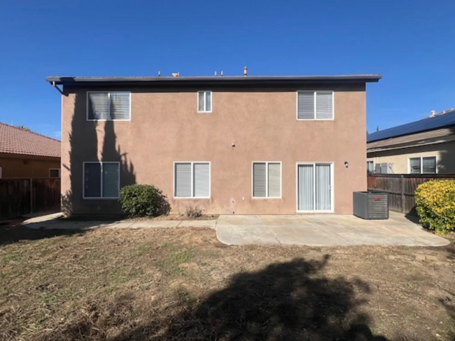 Building Photo - 27555 Sierra Madre Dr