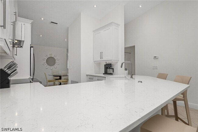 Building Photo - 853 Tanbark Dr