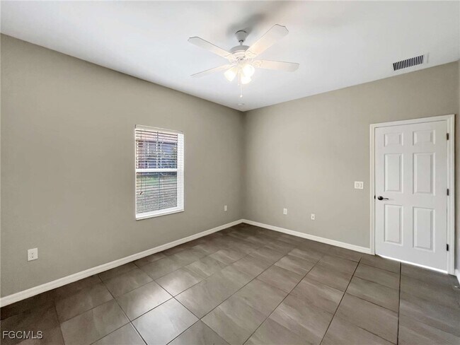 Building Photo - 1320 Trafalgar Pkwy