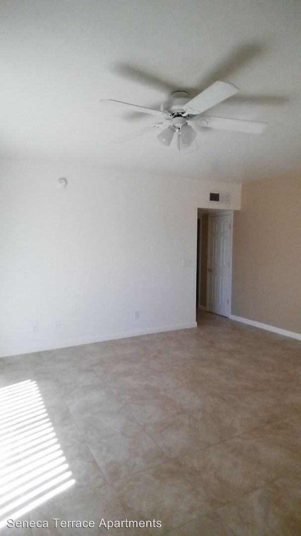Building Photo - 2050 N Pantano Rd