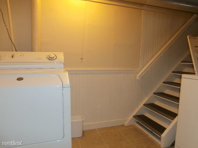 Building Photo - 2 br, 1 bath Apartment - 420 E Elizabeth St