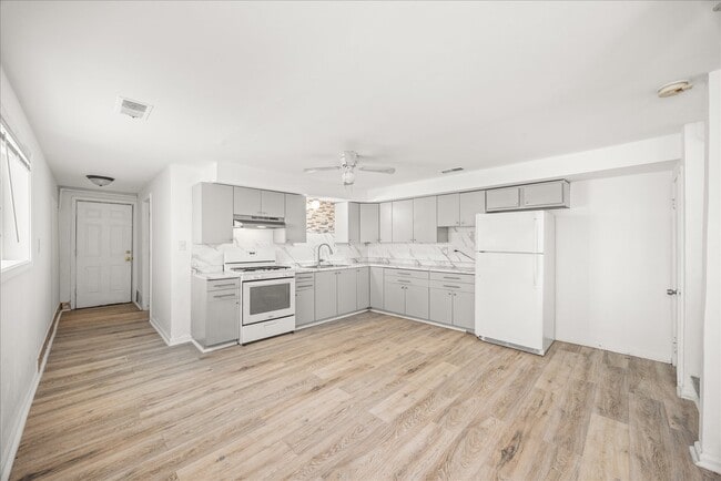 Building Photo - 13313 S Eberhart Ave