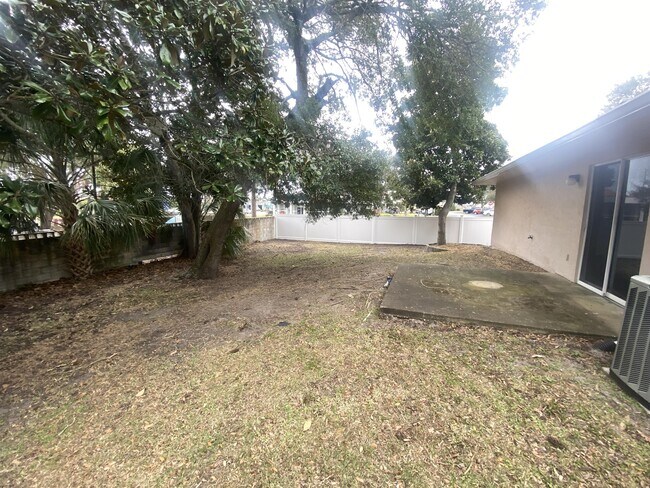 Building Photo - 2275 Granada Dr