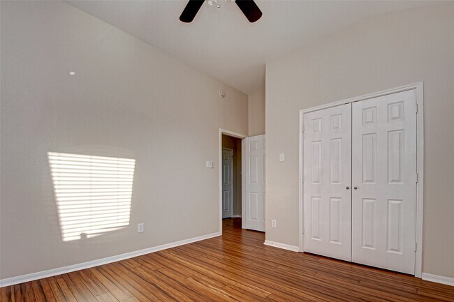 Building Photo - 26439 Richwood Oaks Dr