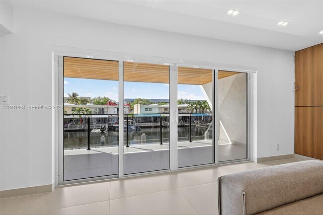 Building Photo - 3830 NE 171 St