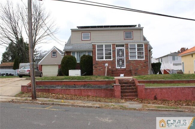 Primary Photo - 35 Lavern St