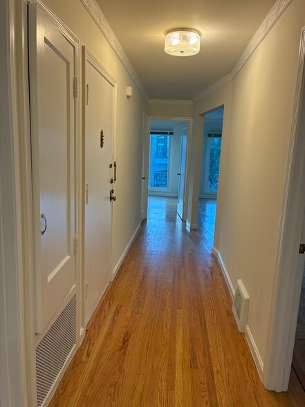 Building Photo - 79 Tiffany Ave