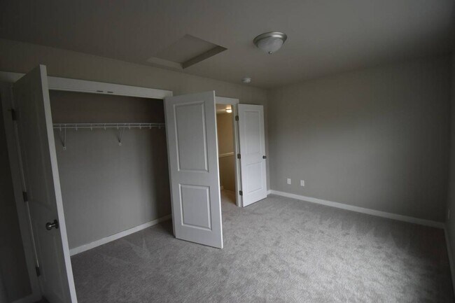 Building Photo - iscover this spacious 4-bedroom, 2.5-bath home in Lynden, WA