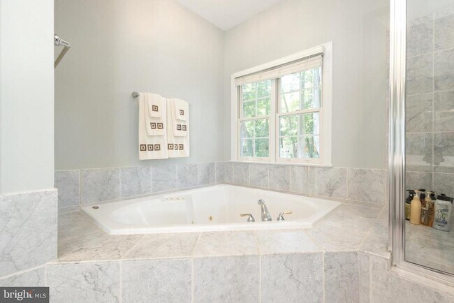 Building Photo - 11629 Forest Hill Ct