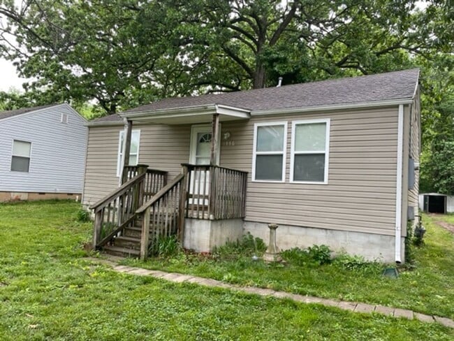 Primary Photo - Cute 2 Bedroom Available Now!