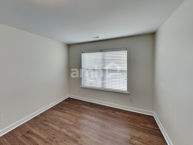 Building Photo - 3063 Romain Trail