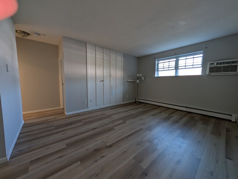 Building Photo - 367 Hildreth St