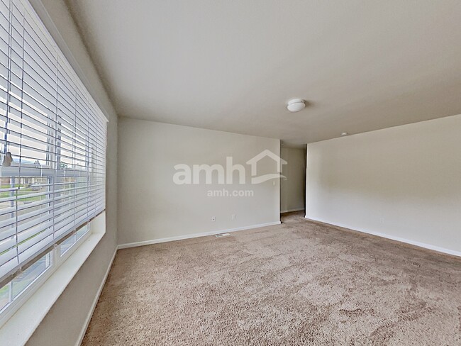 Building Photo - 1760 Chinook Ave