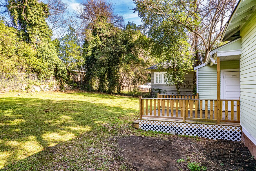 Building Photo - 2533 English Ave