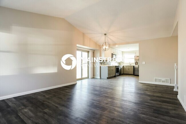Building Photo - 3 Bedroom Pet-Friendly Home in Aurora, CO with Main Street Renewal