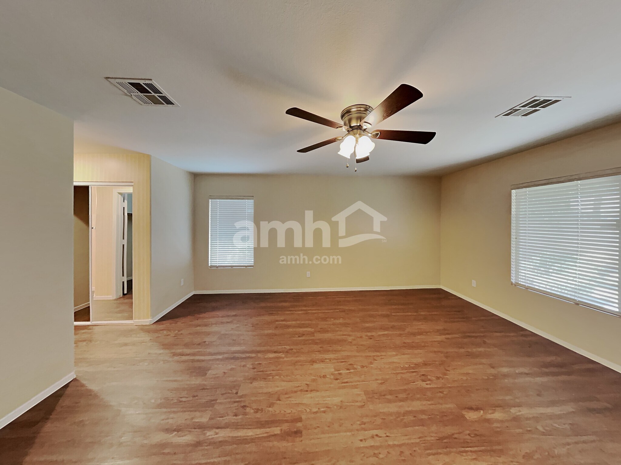 Building Photo - 2716 Peekskill Ave