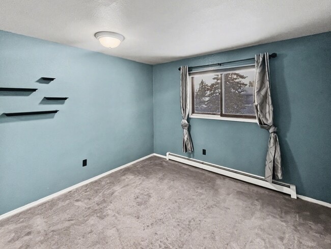 Building Photo - 355 Donna Dr