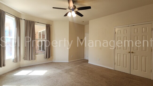 Building Photo - 329 Parkhurst Ln