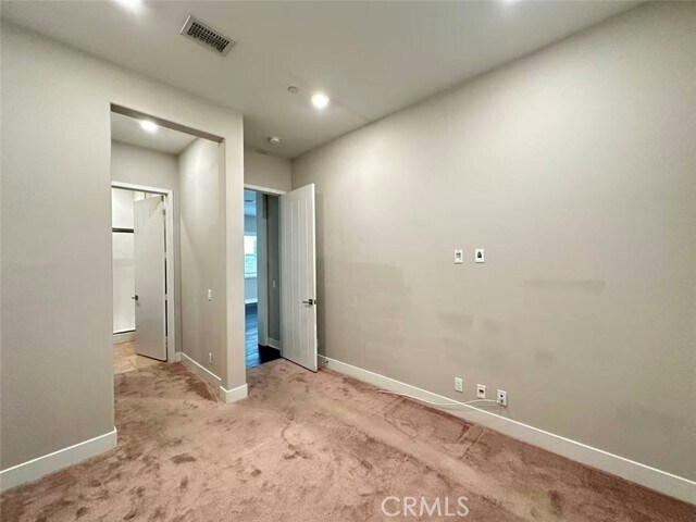 Building Photo - 140 Crossover