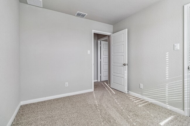 Building Photo - Brand New 3/2.5 Townhome