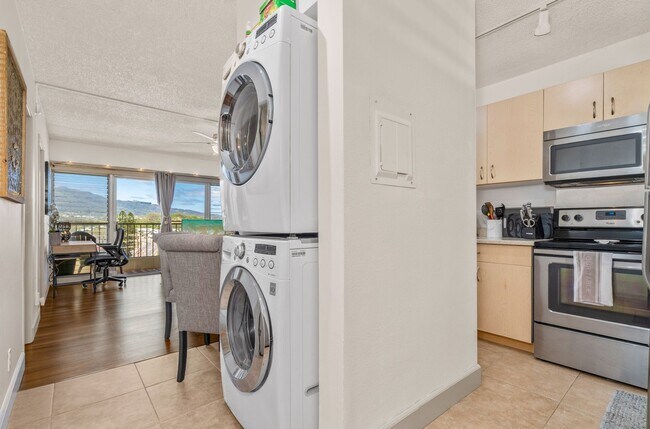 Building Photo - Beautiful Fully Furnished, 2 Bed, 1 1/2 Bath, Oceanview Condo with Pool