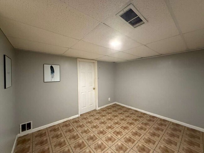 Building Photo - 1410 Whispering Springs Cir