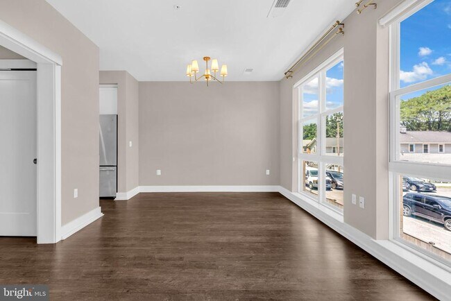 Building Photo - 1800 Mt Vernon Ave