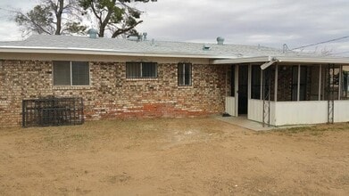 Building Photo - 5816 Blackhawk Dr