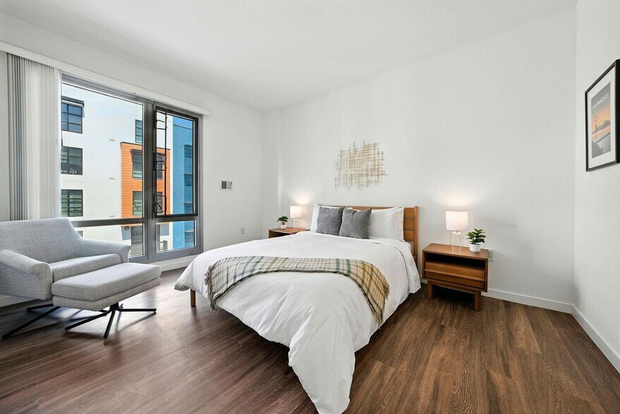 Building Photo - 1201 4th St