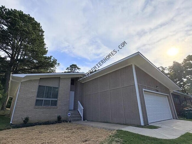 Building Photo - 7318 L St