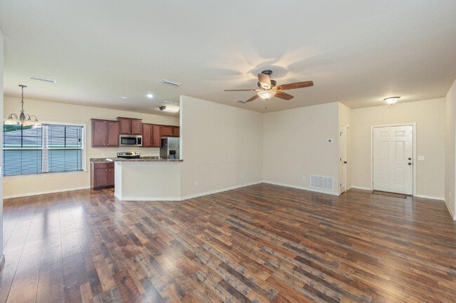 Building Photo - 646 Hunters Ridge Rd