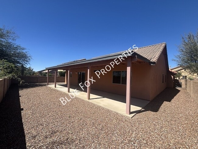 Building Photo - 270 E Shore Cliff Pl