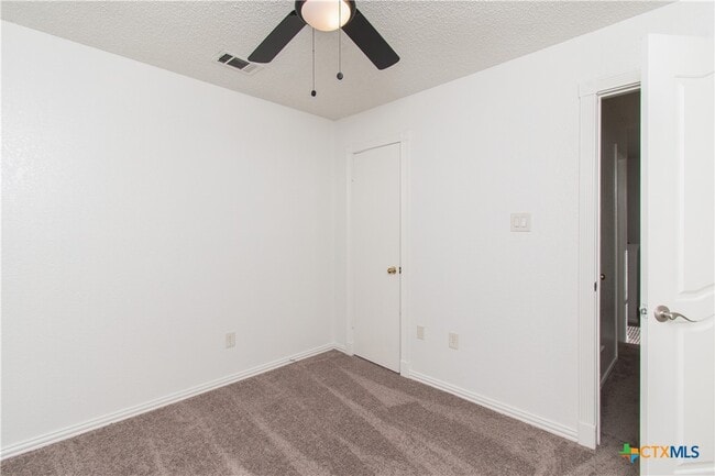 Building Photo - 2104 Corona Dr