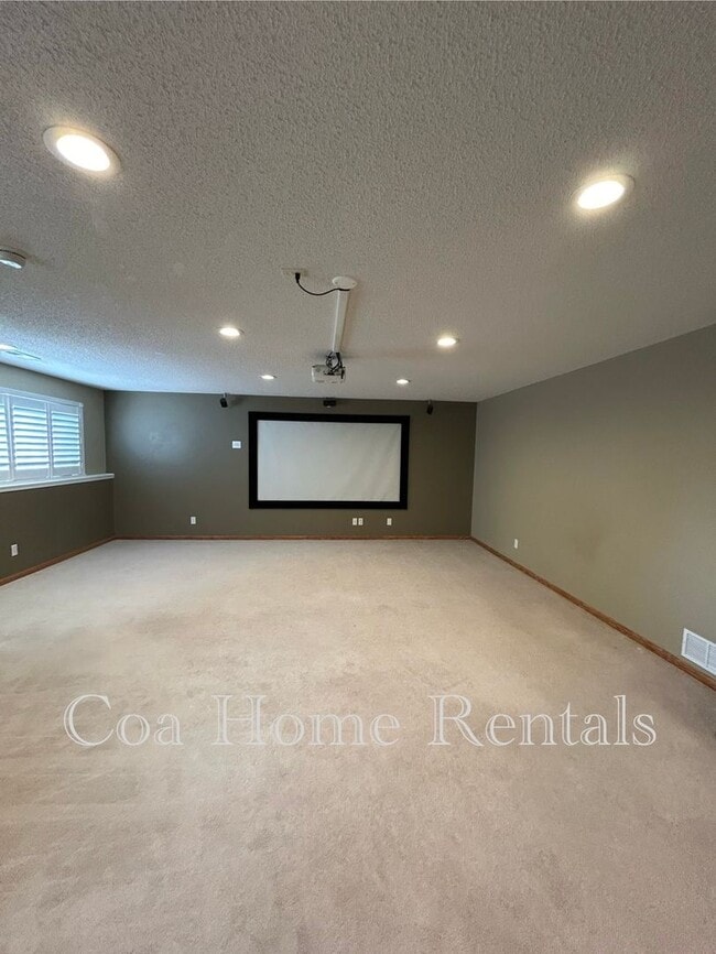 Building Photo - Beautiful Andover Property