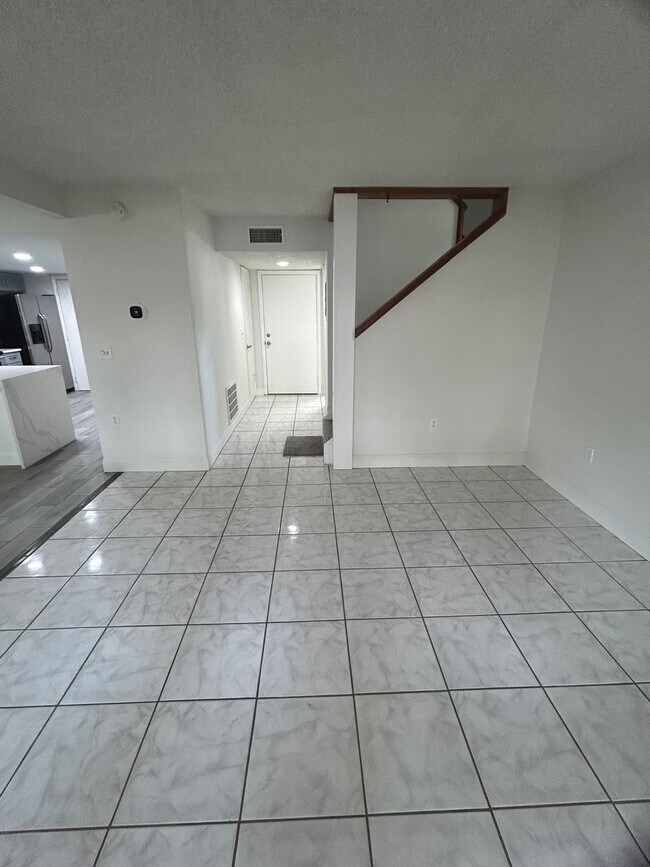 Building Photo - 5821 Windhover Dr