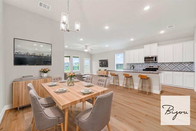 Building Photo - 2216 Inglenook Grv Dr
