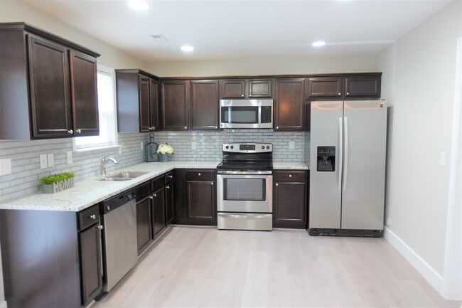 Building Photo - 1002 Whirlaway Cir