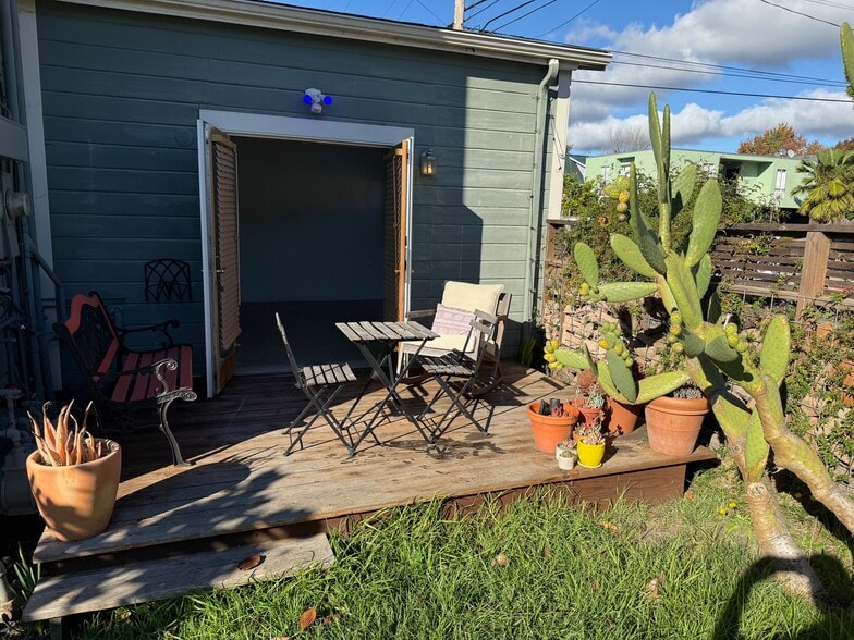 Building Photo - 1258 67th St