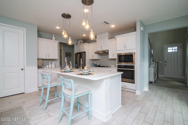 Building Photo - 118 Pioneer Village Dr