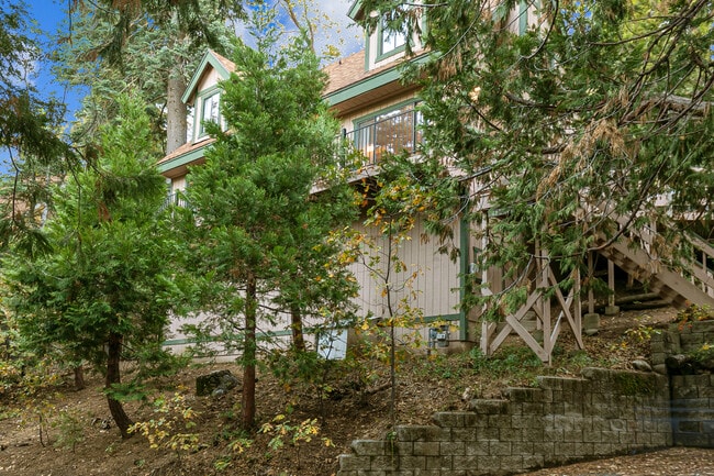 Building Photo - 117 A Ln