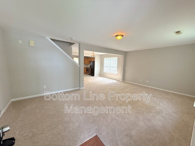 Building Photo - 1320 Ben Livingston Rd