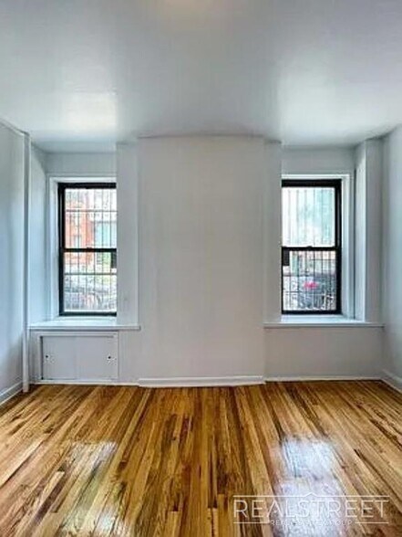 Building Photo - Stunning 2BR Apartment in Carroll Gardens