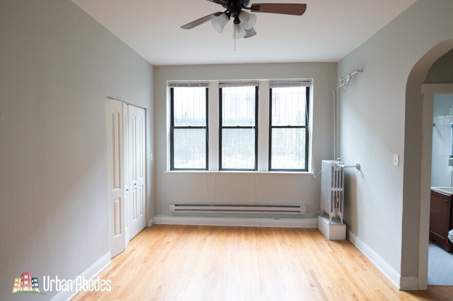 Building Photo - 4614 N Paulina St