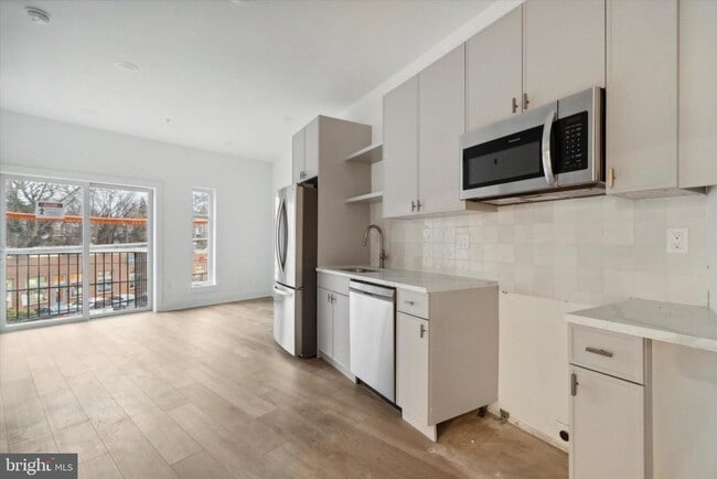 Building Photo - 367 W Hortter St